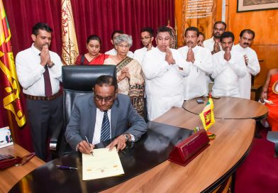 ඌව පළාතේ 12 වන ආණ්ඩුකාරවරයා සිය ධුරයේ වැඩ බාරගැනීම ඌව පළාතේ 12 වන ආණ්ඩුකාරවරයා සිය ධුරයේ වැඩ බාරගැනීම