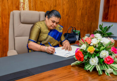 ඌව පළාත් සභාවේ නව ප්‍රධාන ලේකම් සිය තනතුරේ වැඩ බාරගැනීම