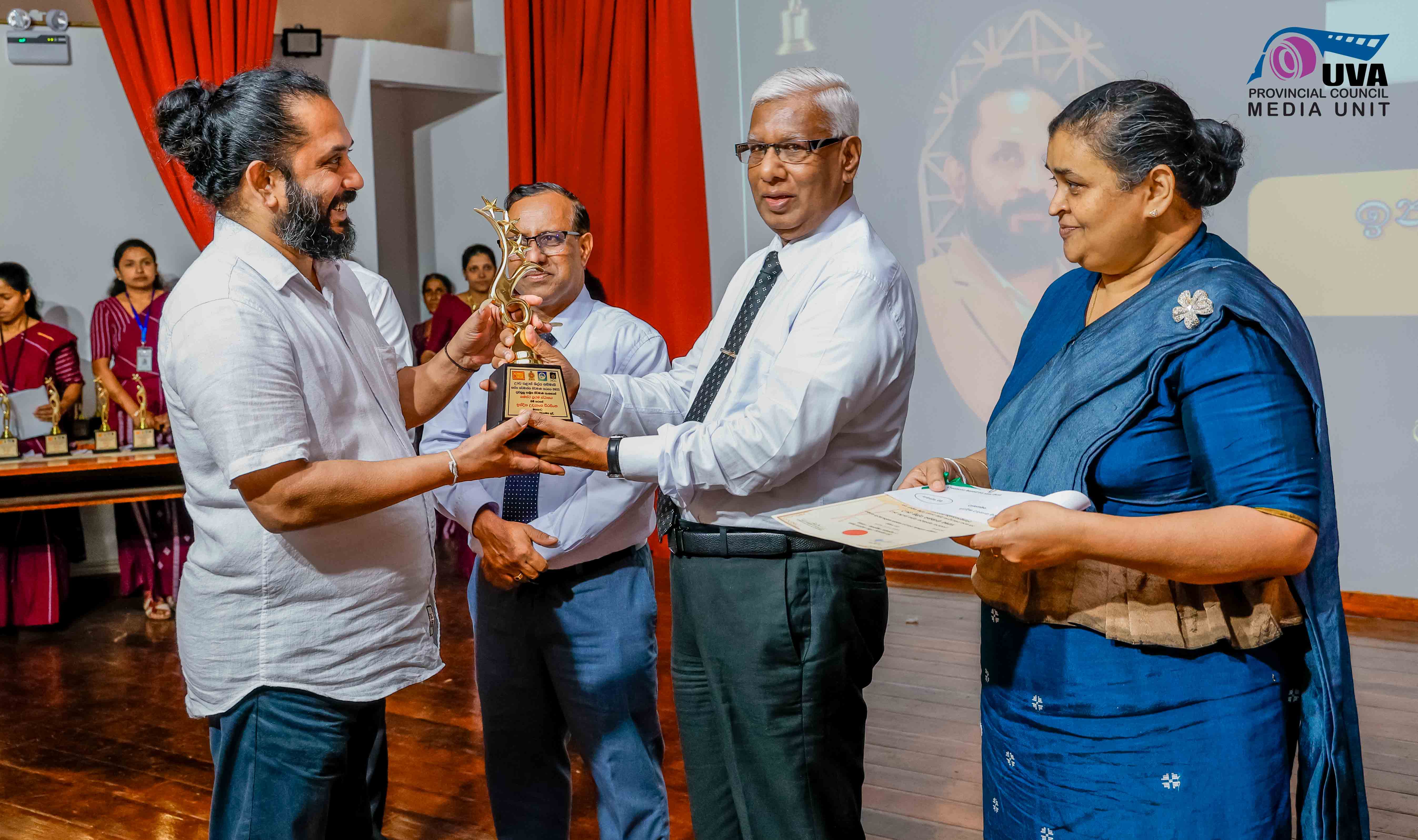 ශිල්ප අභිමානී 2025 පළාත් පේෂ කර්මාන්ත හා හස්ත කර්මාන්ත සම්මාන ප්‍රධානය